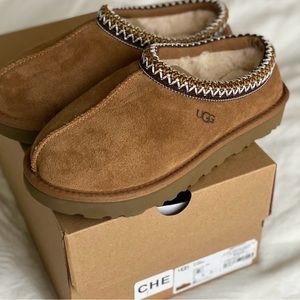 Brand New Tazman Uggs size 6 in chestnut